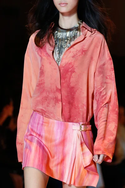 Look 25